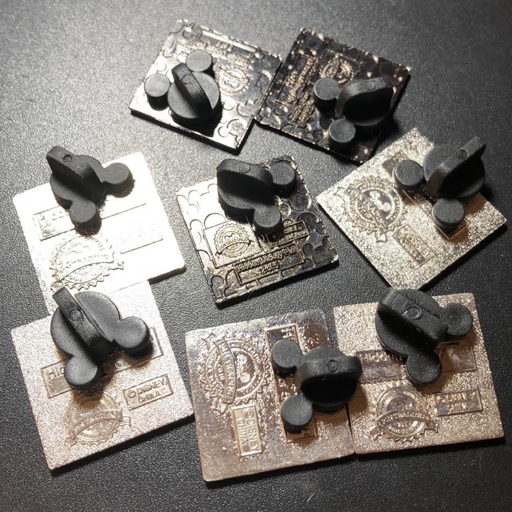 Disney Pins - Picture 4 of 4